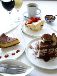 ���{�̃P�[�L�͖{��ł������]�����󂯂�